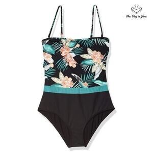 Skye Standard Lily One Piece Swimsuit Size L